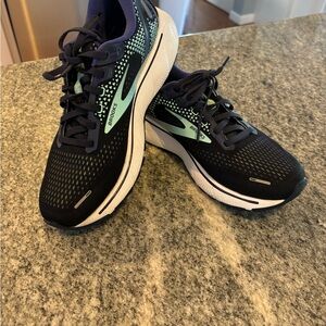 Brooks ghost 14 size 8 1/2 like new